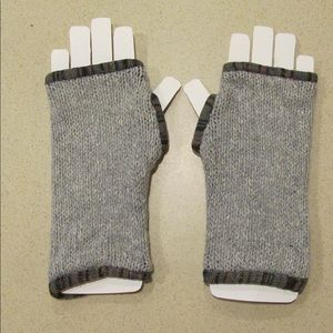 Wrist length texting gloves